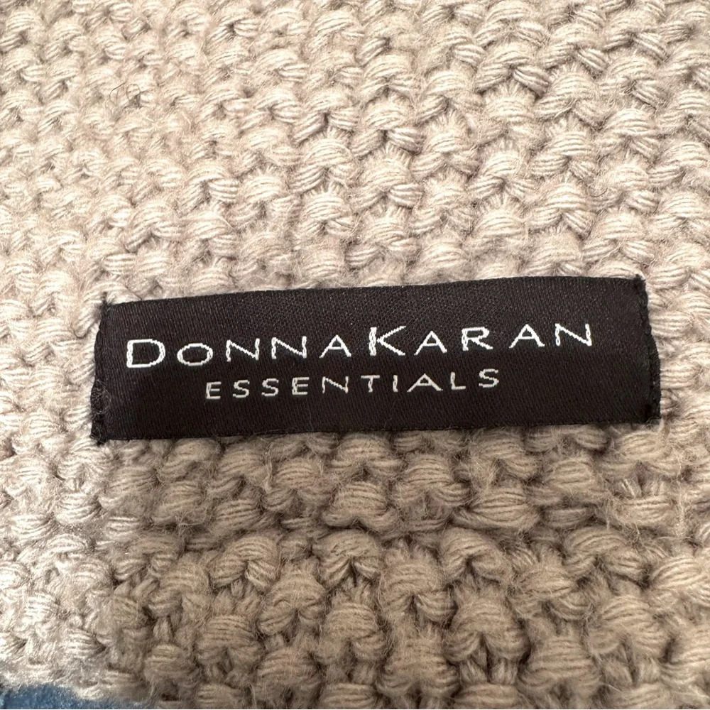 Donna Karan Essentials TWITLIGHT  Knitted Euro Sham 26”x26”